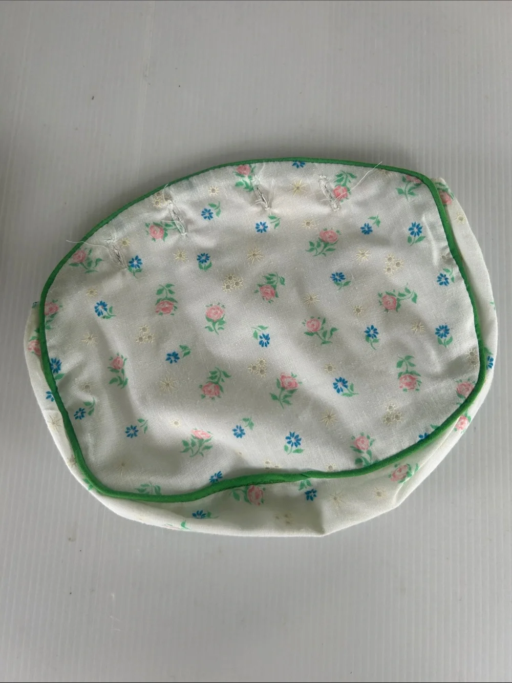 Vintage White Floral Embroidered Clutch with Wooden Handle